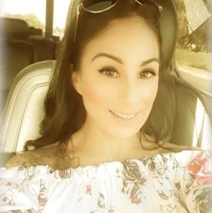 Meet your Posher, Leticia